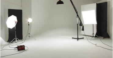 Why professional photographers and studios are needed?