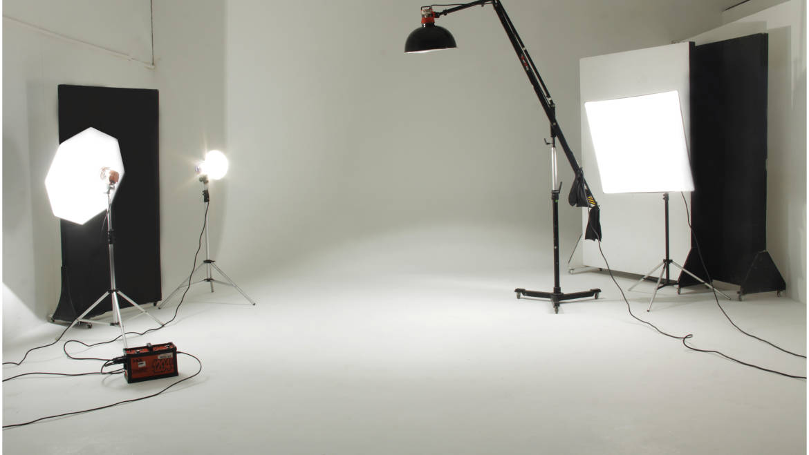 Why professional photographers and studios are needed?